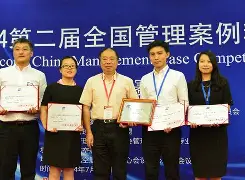 内江女足获得最佳教练奖：指导如掌上明珠
