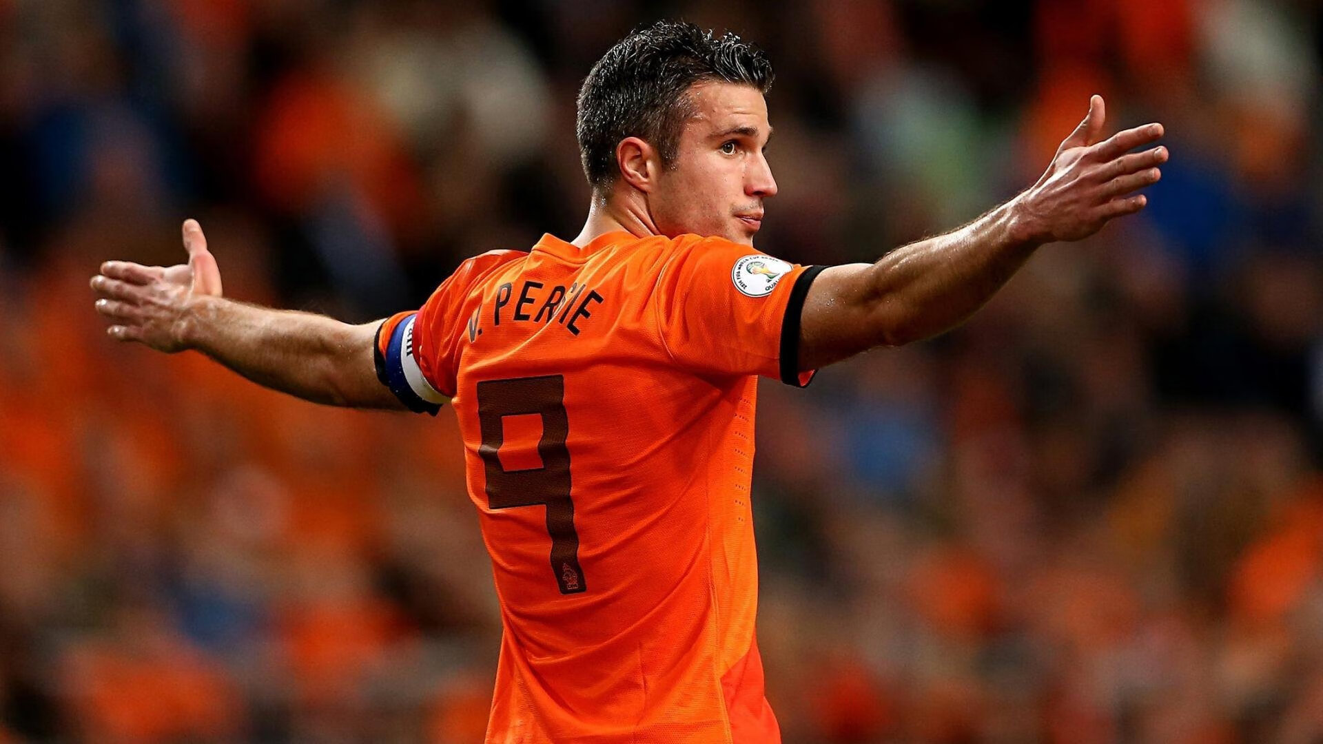 足球赛场焦点！俄罗斯队对阵英格兰队，体能极限考验，赛场硬仗一触即发