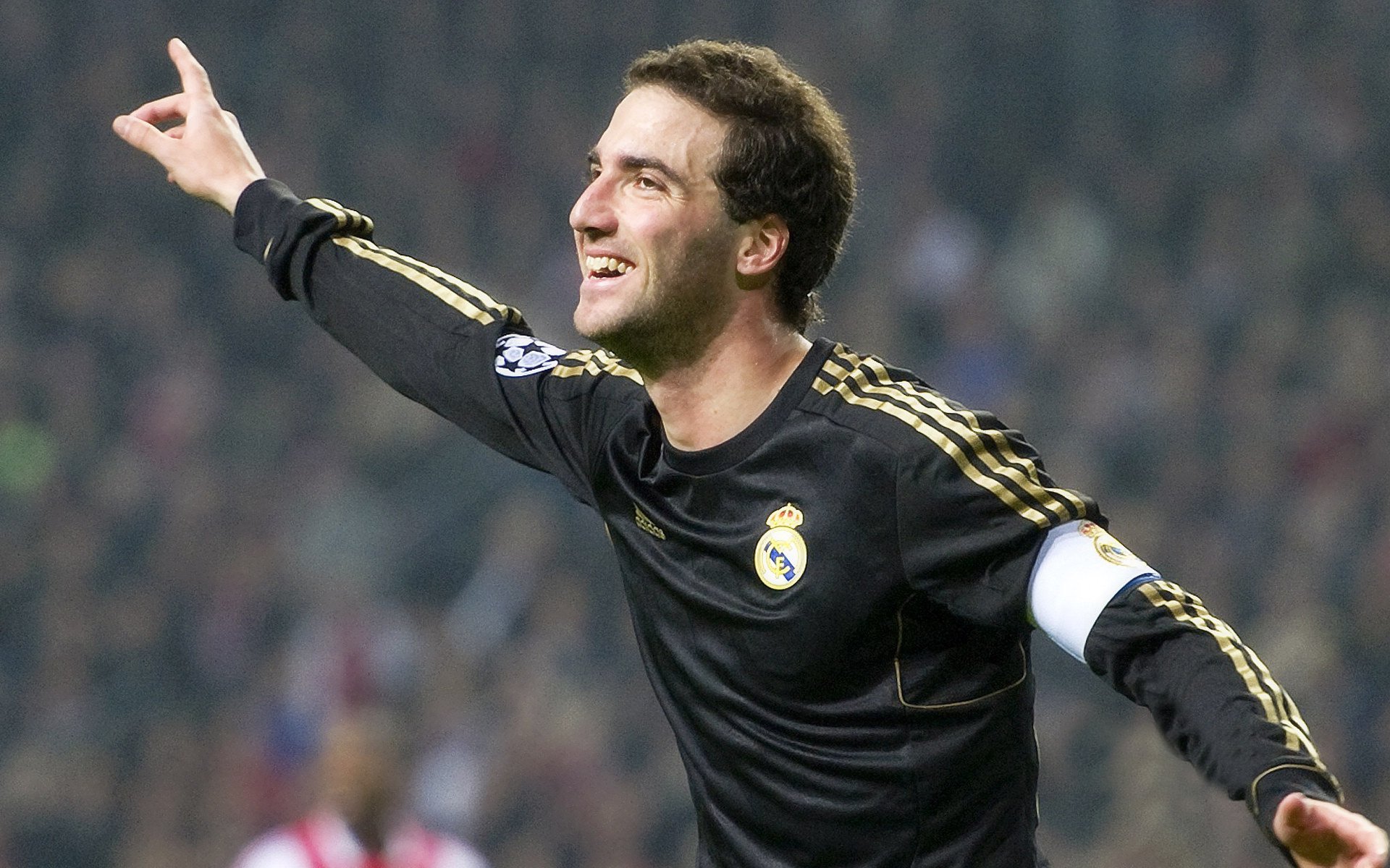 综合格斗赛场焦点!葡萄牙队对阵德国队,核心球员受伤,球队前景蒙阴影